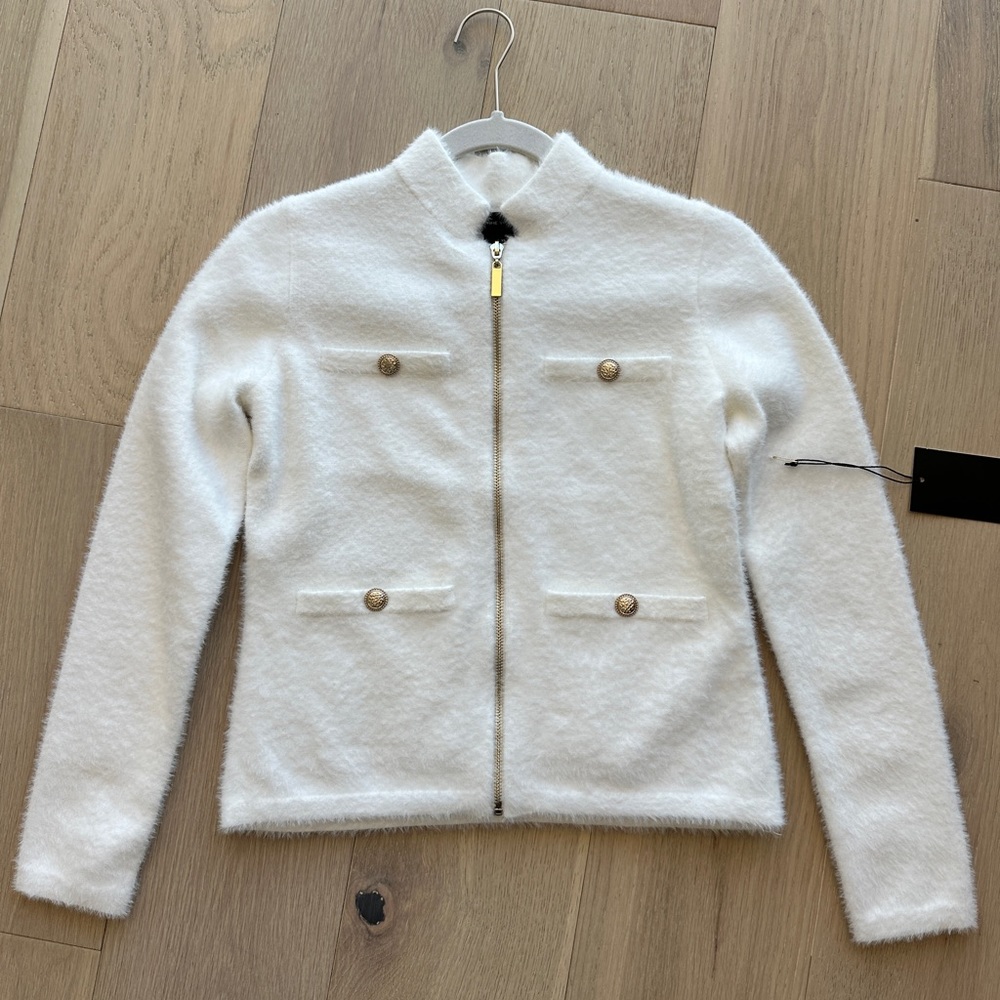 NEW Cute and Cozy White Zipped Women’s Sweater Size XS